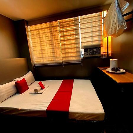 Oyo 104 Manila Venetian Hotel Εξωτερικό φωτογραφία