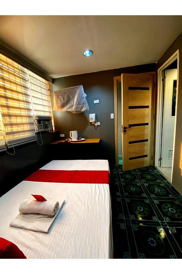 Oyo 104 Manila Venetian Hotel Εξωτερικό φωτογραφία